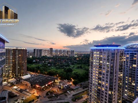 комерційна за адресою Дніпровська набережна вул., 14-А
