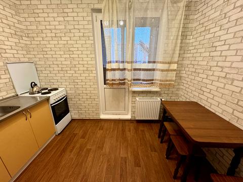 квартира за адресою Софії Русової вул., 1