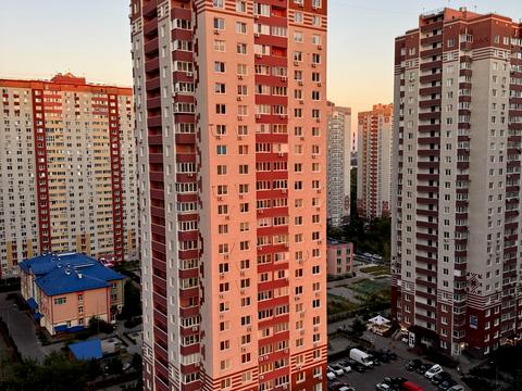квартира за адресою Софії Русової вул., 1