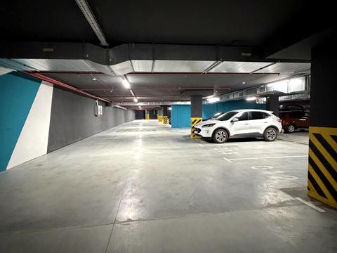 паркомісце за адресою Юліана Пелеша вул., 3, к8