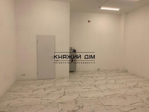 комерційна за адресою Михайла Максимовича вул. (Онуфрія Трутенка), 28-К
