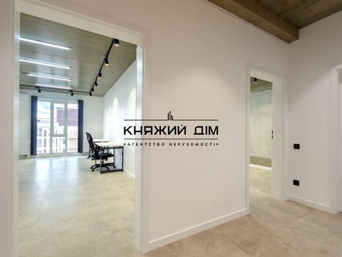 комерційна за адресою Михайла Максимовича вул. (Онуфрія Трутенка), 26-Б