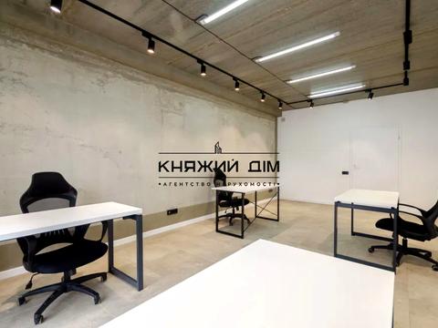 комерційна за адресою Михайла Максимовича вул. (Онуфрія Трутенка), 26-Б