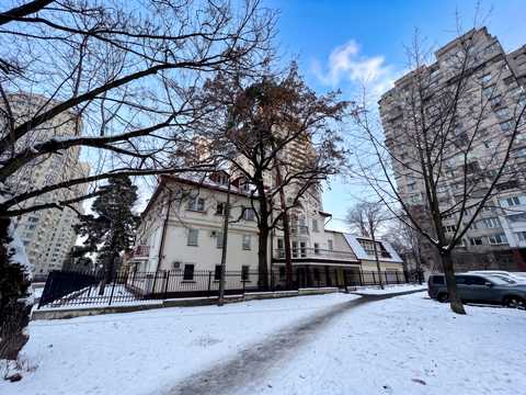 комерційна за адресою Верховинна вул., 3