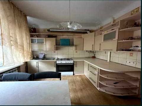 квартира за адресою Героїв просп., 1