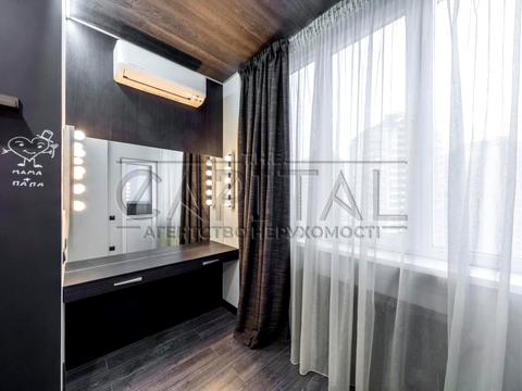 квартира за адресою Анни Ахматової вул., 30