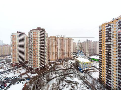 квартира за адресою Анни Ахматової вул., 30