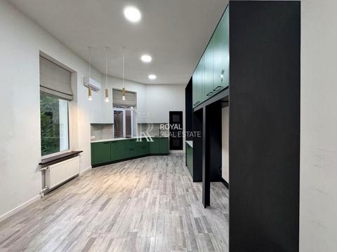 комерційна за адресою Редутна вул., 58