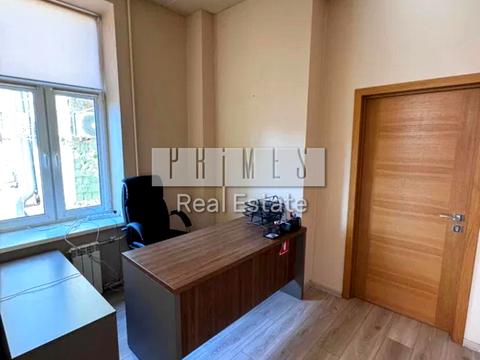 комерційна за адресою Київ, Олександра Кониського вул., 82
