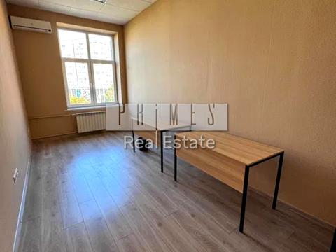 комерційна за адресою Київ, Олександра Кониського вул., 82