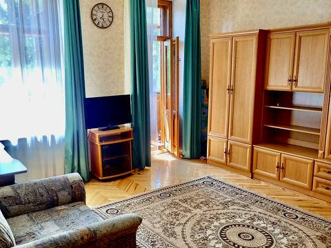 квартира за адресою Алли Горської пров. (Чеслава Бєлінського), 5