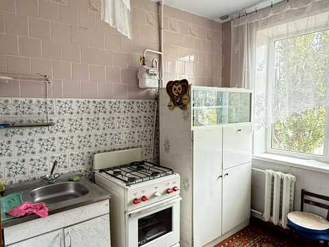 квартира за адресою Героїв України вул., 4