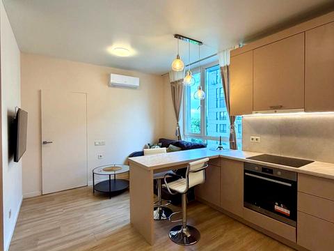 квартира по адресу Салютная ул., (Будинок 02301-02303)