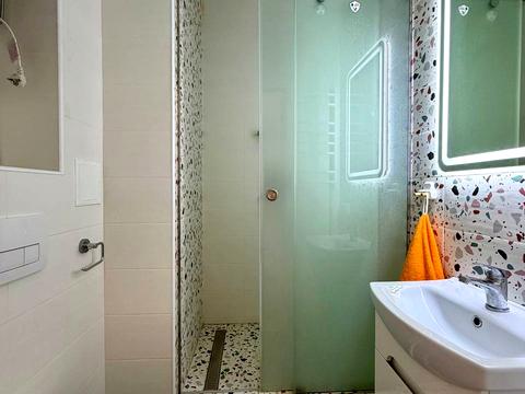 квартира по адресу Салютная ул., (Будинок 02301-02303)