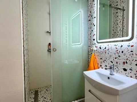 квартира по адресу Салютная ул., (Будинок 02301-02303)