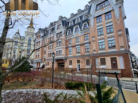 комерційна за адресою Воздвиженська вул., 22