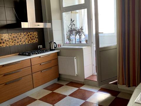 квартира за адресою Зоопаркова вул., 6