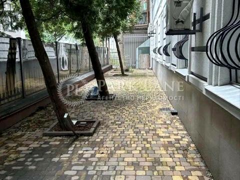 коммерческая по адресу Саксаганского ул., 111А