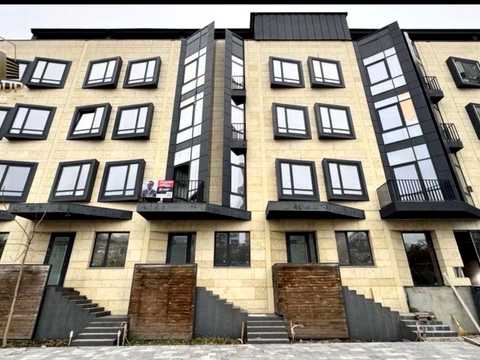комерційна за адресою Болсуновська вул. (Сергія Струтинського), 4
