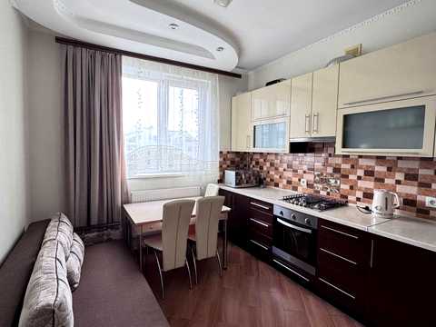 квартира за адресою Хотинська вул., 12