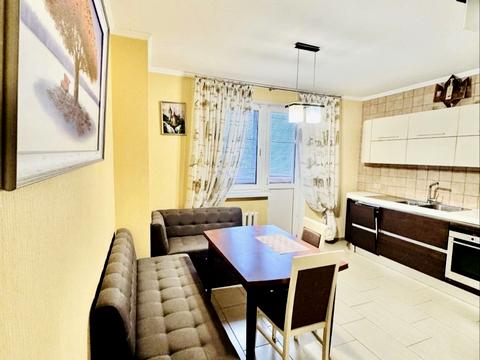 квартира по адресу Александра Мишуги ул., 8