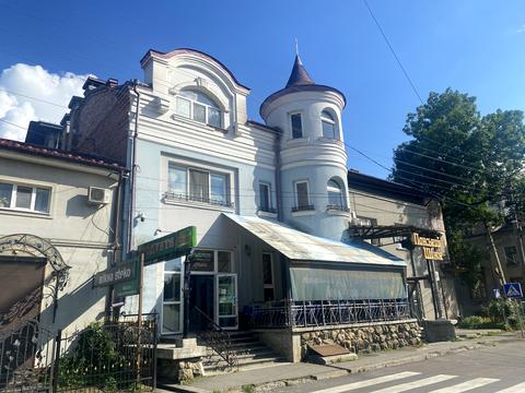 комерційна за адресою Тарнавського вул., 36 Б