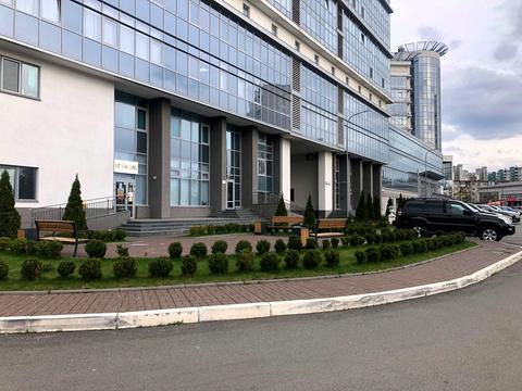 комерційна за адресою Дарницький бульв., 8-В