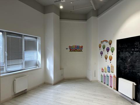 комерційна за адресою Дарницький бульв., 8-В
