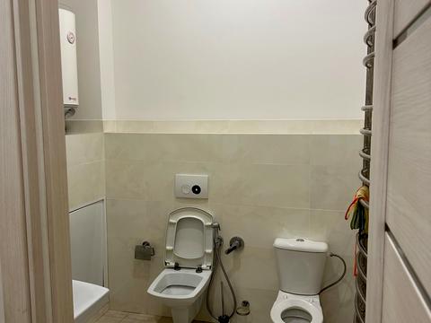 комерційна за адресою Дарницький бульв., 8-В