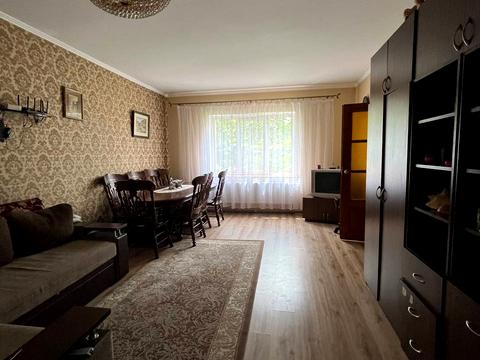 будинок за адресою Квітнева