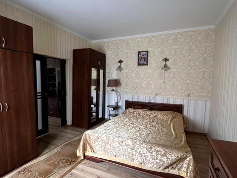 будинок за адресою Квітнева
