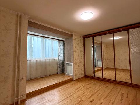 квартира за адресою Академіка Грушевського вул., 75