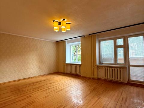 квартира за адресою Академіка Грушевського вул., 75