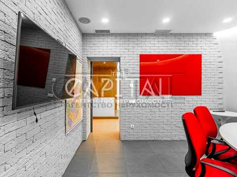 комерційна за адресою Почайнинська вул., 70