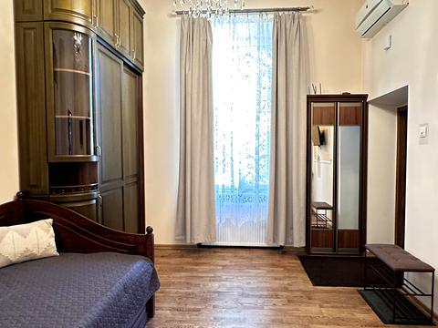 квартира за адресою Гетьмана Петра Дорошенка вул. (Жовтнева), 63