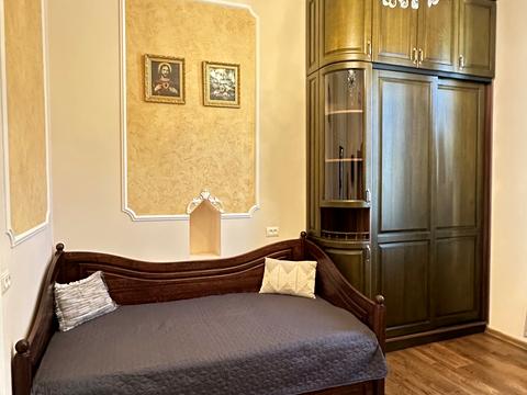 квартира за адресою Гетьмана Петра Дорошенка вул. (Жовтнева), 63
