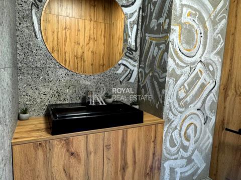 комерційна за адресою Трускавецька вул., 10-Б