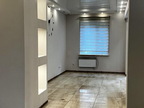 комерційна за адресою Академіка Корольова вул., 112
