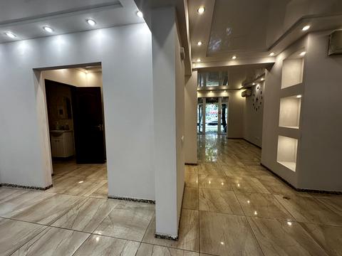 комерційна за адресою Академіка Корольова вул., 112
