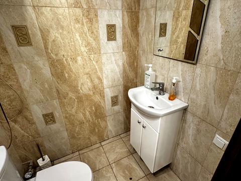 комерційна за адресою Академіка Корольова вул., 112