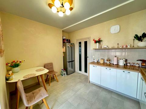 квартира за адресою Дмитра Коцюбайла вул., (Будинок)