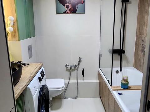 квартира за адресою Салютна вул., (Будинок 02301-02303)
