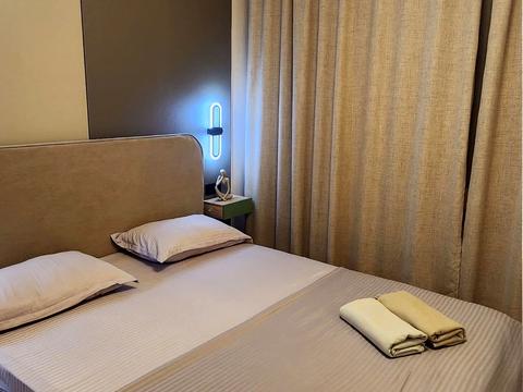 квартира за адресою Салютна вул., (Будинок 02301-02303)
