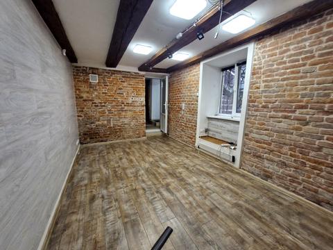 комерційна за адресою Гетьмана Петра Дорошенка вул. (Жовтнева), 65