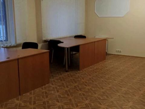 комерційна за адресою Серпова вул., 1
