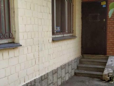 комерційна за адресою Серпова вул., 1