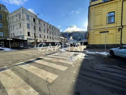 комерційна за адресою Хорива вул., 31-А