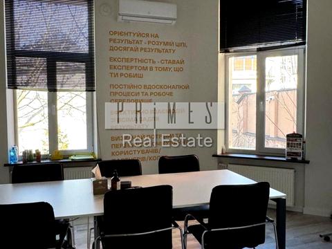 комерційна за адресою Редутна вул., 33