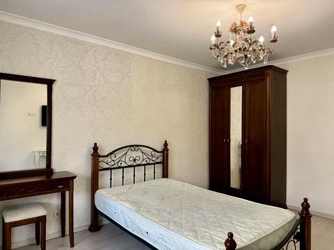 квартира за адресою В'ячеслава Чорновола вул., 33/30