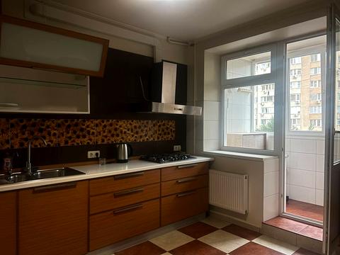 квартира за адресою Зоопаркова вул., 6